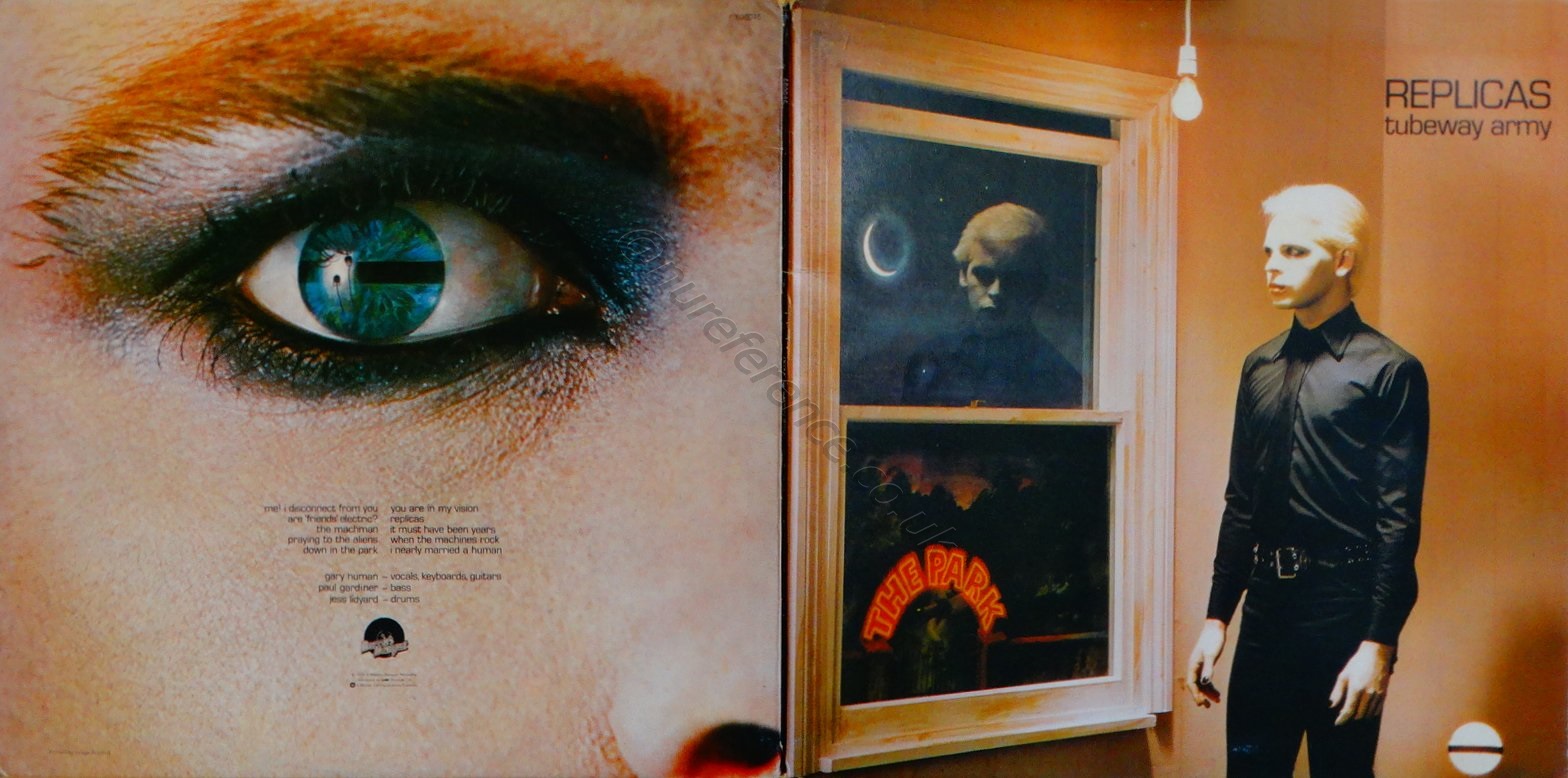 600046 Gatefold Cover