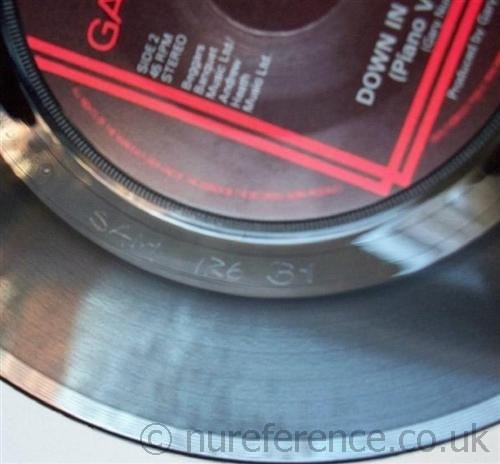 SAM 126 (BEG 46 Label) Mispressing B Side Run Off Groove