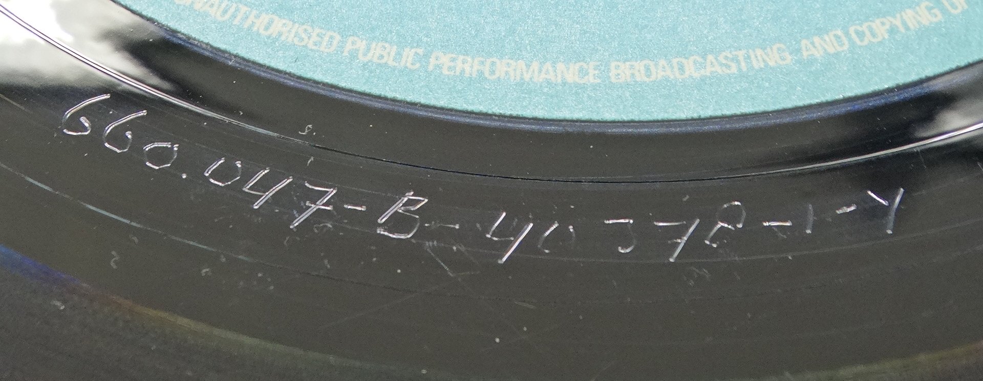 660.047 B side Matrix [Blue/white label].